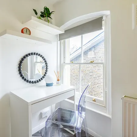 Peacefully Set 2level 2br Btw Brixton & Camberwell London