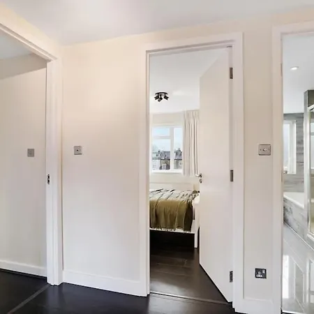 The Camden Bright & Beautiful 2-bed Retreat * London