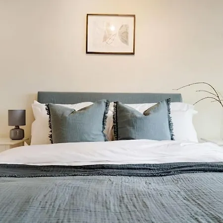 The Camden Bright & Beautiful 2-bed Retreat Apartment London
