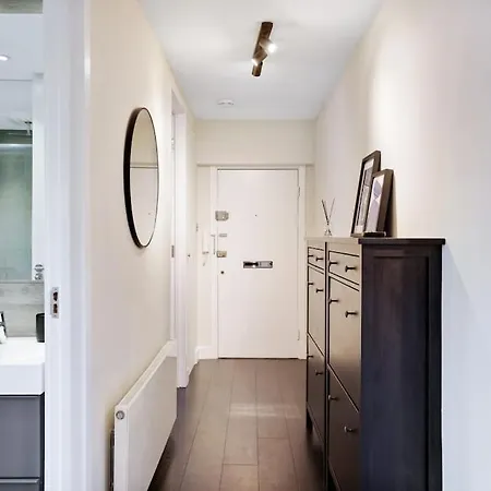 The Camden Bright & Beautiful 2-bed Retreat Apartmán *