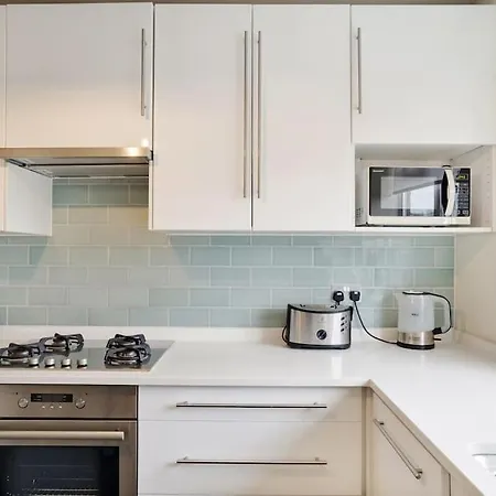 The Camden Bright & Beautiful 2-bed Retreat