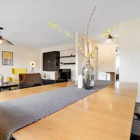 The Camden Bright & Beautiful 2-bed Retreat Apartment