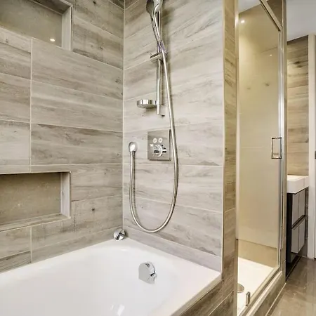 The Camden Bright & Beautiful 2-bed Retreat Apartment *