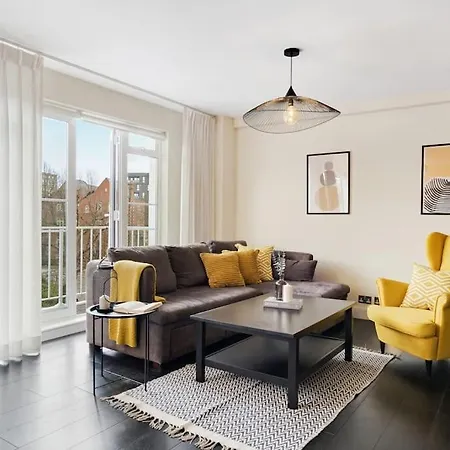 The Camden Bright & Beautiful 2-bed Retreat Apartment