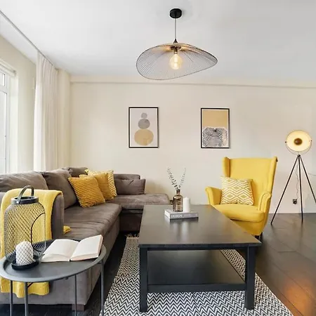 The Camden Bright & Beautiful 2-bed Retreat *