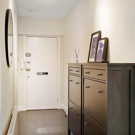 The Camden Bright & Beautiful 2-bed Retreat London