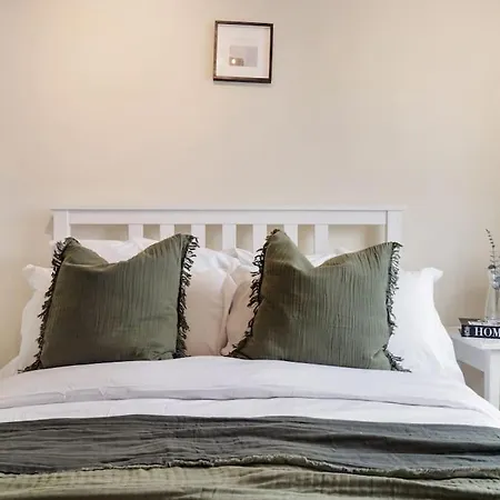 The Camden Bright & Beautiful 2-bed Retreat * London
