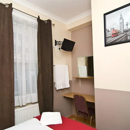 Holland Park Grove 3* ロンドン