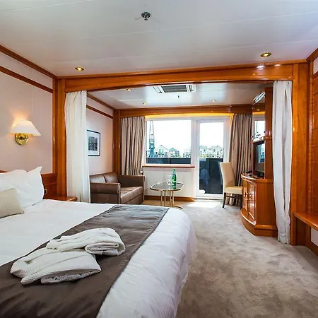 Sunborn Yacht 4*