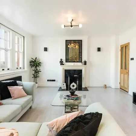 3 X Bedroom Riverside Flat With Hot Tub On Roof Terrace Apartment