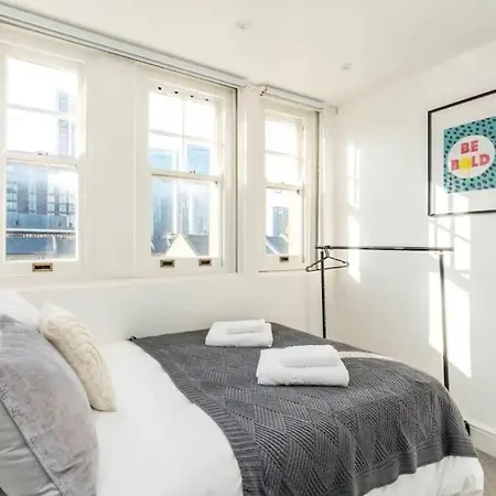 Apartment 3 X Bedroom Riverside Flat With Hot Tub On Roof Terrace *