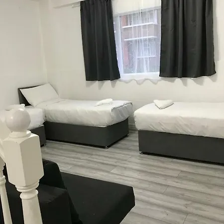 Budget Center Aldgate - Tower Bridge * Londen