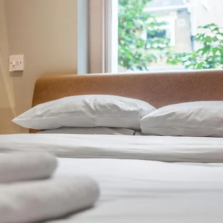 Bright & Modern 1bdr Flat Near Lakeside Road Apartment London