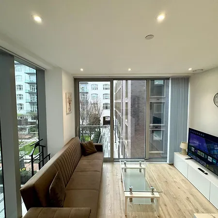 Tower Bridge, Luxury Flat With Beautiful Garden Views Apartment *
