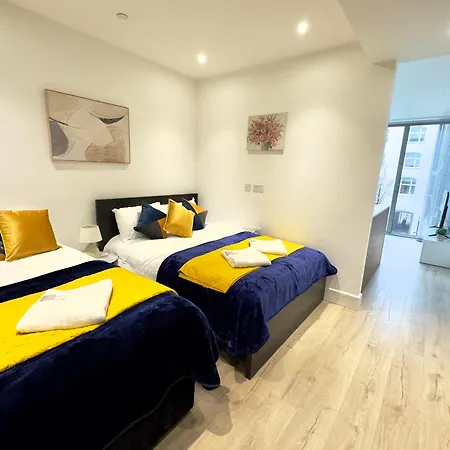 Tower Bridge, Luxury Flat With Beautiful Garden Views * London
