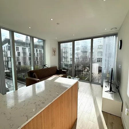Tower Bridge, Luxury Flat With Beautiful Garden Views *