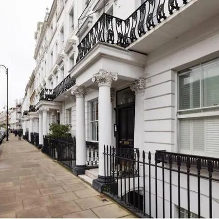 Cosy And Stylish Chelsea 2 Bedroom Flat Apartment *