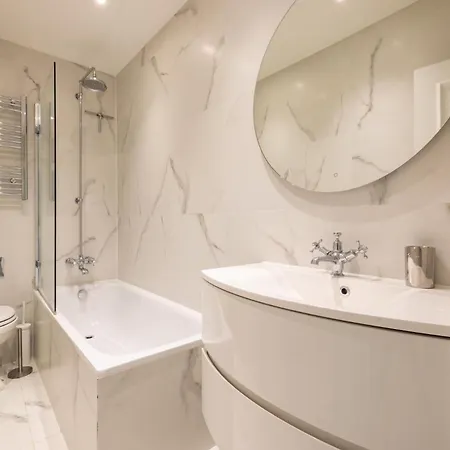 Apartment Cosy And Stylish Chelsea 2 Bedroom Flat