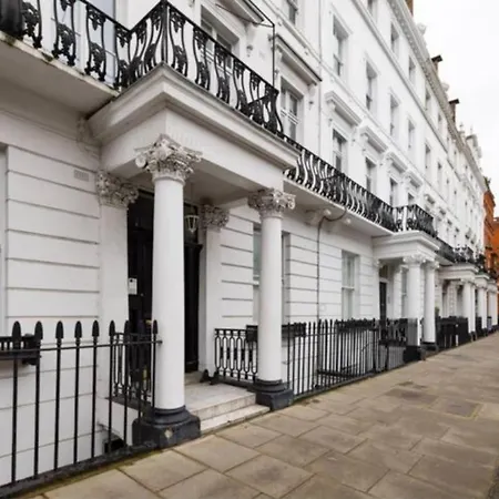 Cosy And Stylish Chelsea 2 Bedroom Flat Apartment London