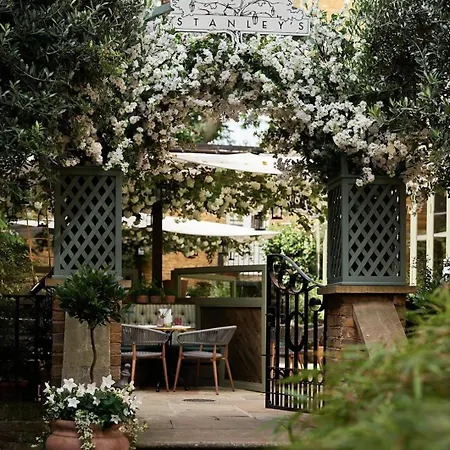 Cosy And Stylish Chelsea 2 Bedroom Flat London