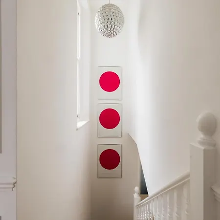 Cosy And Stylish Chelsea 2 Bedroom Flat Apartment *