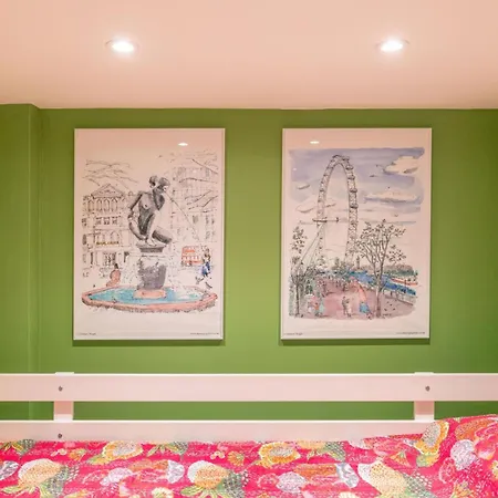Cosy And Stylish Chelsea 2 Bedroom Flat * London