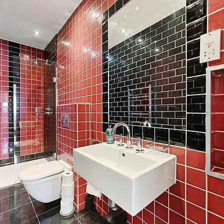 Apartment Beautiful 2 King Size Beds 2 Bath- Sleeps 5 In Earls Court