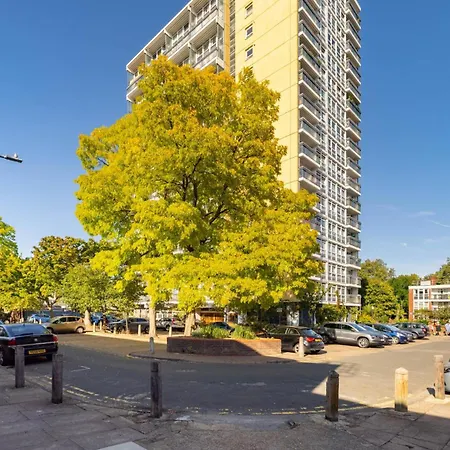 Battersea Set - 3 Bedroom With Garden