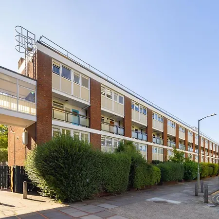 Battersea Set - 3 Bedroom With Garden London
