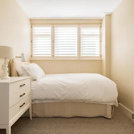 Battersea Set - 3 Bedroom With Garden