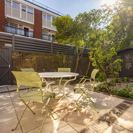 Battersea Set - 3 Bedroom With Garden *
