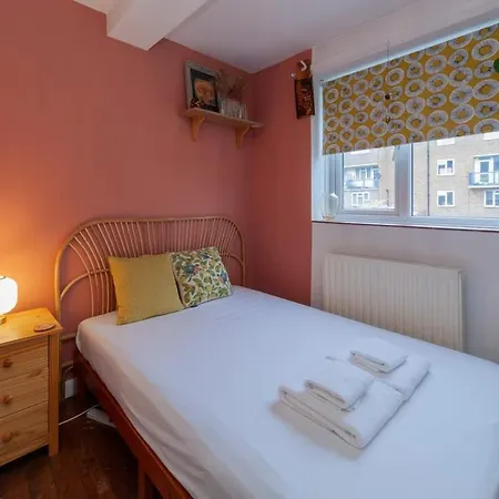 Stylish 1 Bedroom In Hackney Apartment London