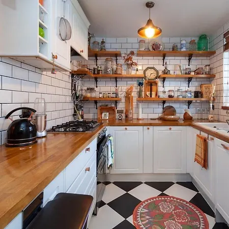 Stylish 1 Bedroom In Hackney Apartment London