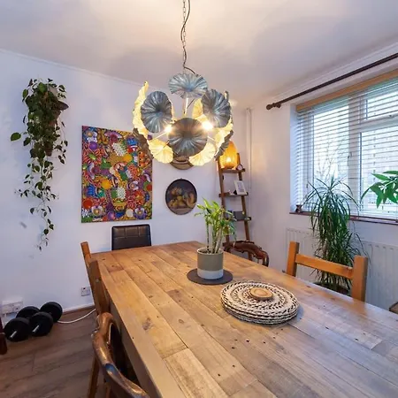 Stylish 1 Bedroom In Hackney Apartment London