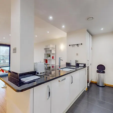 Beautiful 2bed With Lift In Kensington *