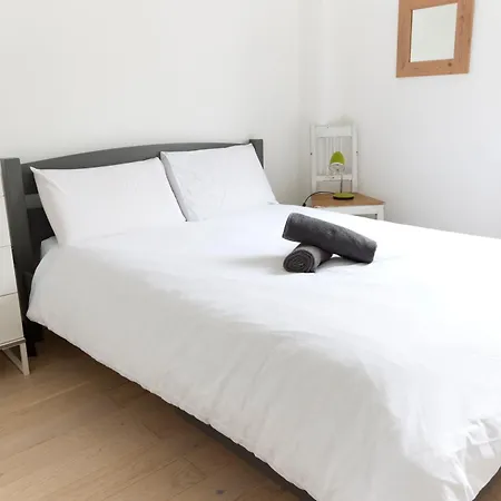 Apartment With Canal View In Broadway Market