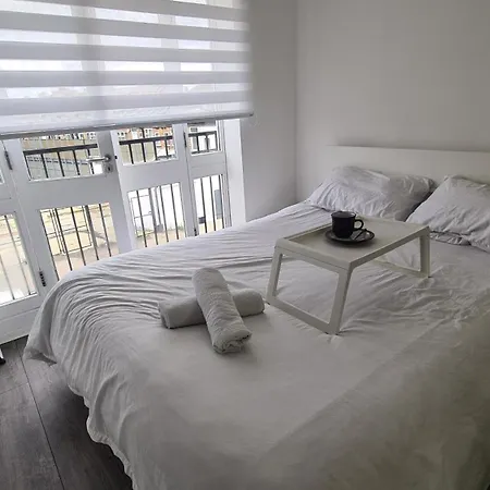 Stylish Kingsize Bed 1 Stop From Wembley Stadium Homestay