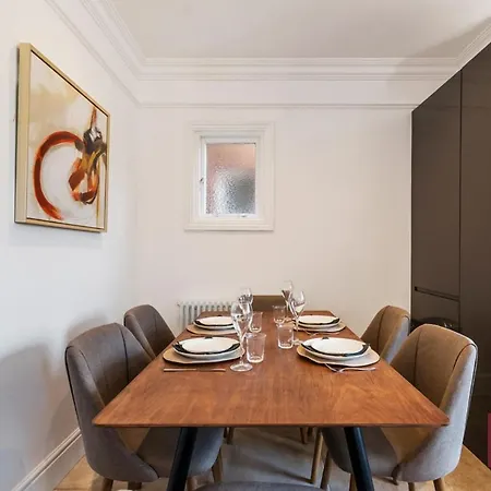 Kew Village- Modern Pets Welcome 3bed * Richmond (Greater London)
