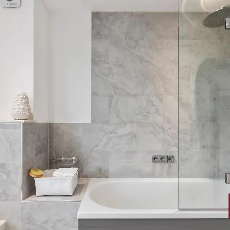 Kew Village- Modern Pets Welcome 3bed Apartment *