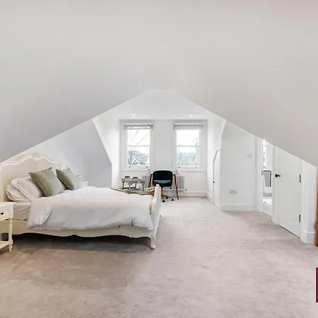 Apartment Kew Village- Modern Pets Welcome 3bed
