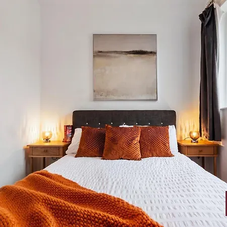 Kew Village- Modern Pets Welcome 3bed Apartment