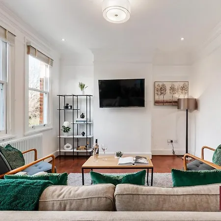Kew Village- Modern Pets Welcome 3bed Apartment