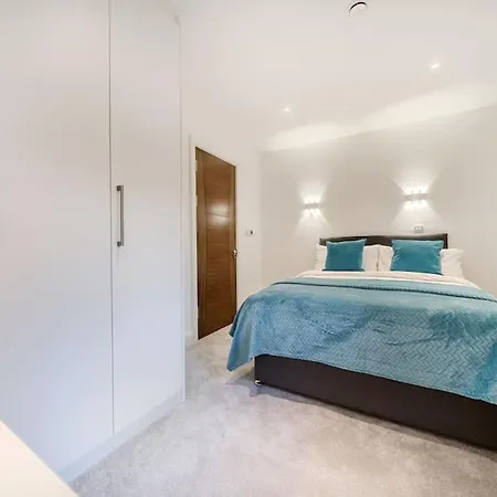 Apartment Amazing 3 Bedroom Flat In The Heart Of Wimbledon London