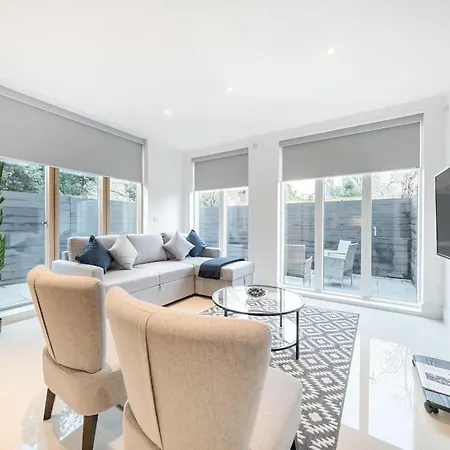 Apartment Amazing 3 Bedroom Flat In The Heart Of Wimbledon London