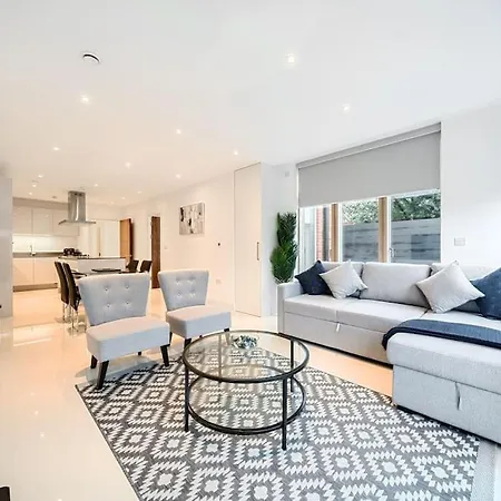 Apartment Amazing 3 Bedroom Flat In The Heart Of Wimbledon