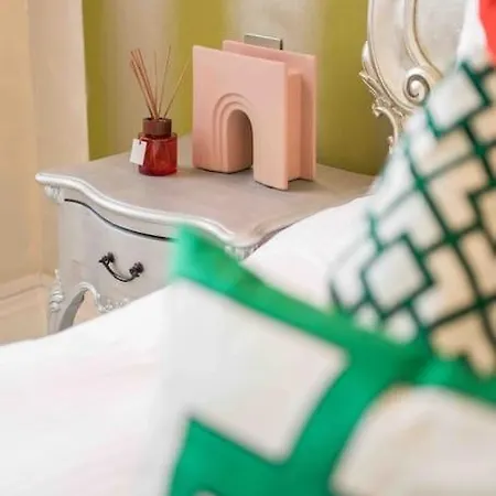 Apartment Central Harrods Super King 1br 2bed Ac London