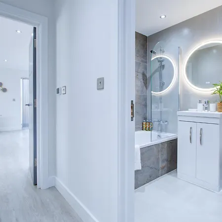 Apartment Hybrid Resi - Near Heathrow Airport With Onsite Car Parking Uxbridge