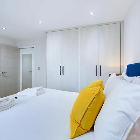 Apartment Hybrid Resi - Near Heathrow Airport With Onsite Car Parking Uxbridge