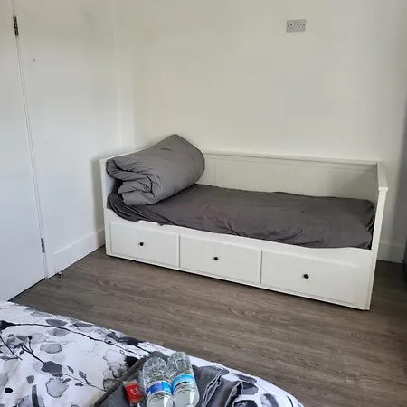 Homestay Private Near Ideal For Explorers London