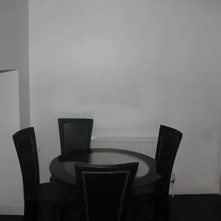 Holiday home Lovely Detached House Hendon